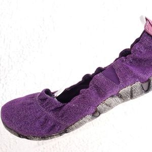 CUSHE Love Me or Leaf Me US 8 Comfy KOA Canvas